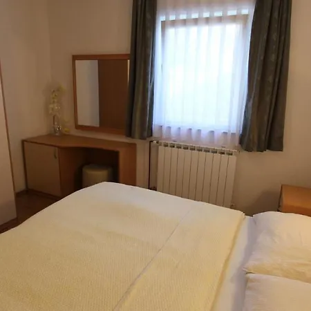 Kirincic Guest house 3*
