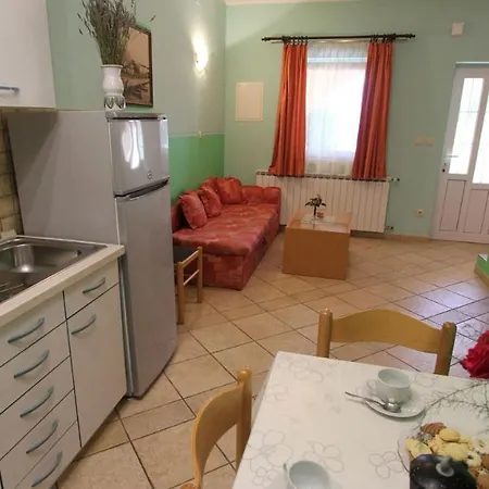 Kirincic Guest house 3*